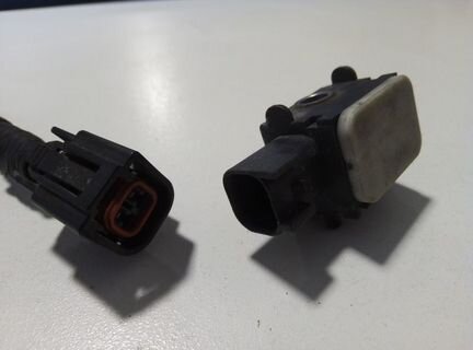 Датчик удара на Mazda 3 BK (03-08)