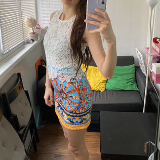 Дизайнерское платье с кружевом