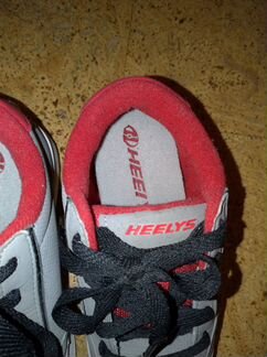 Кроссовки на роликах Heelys 33р
