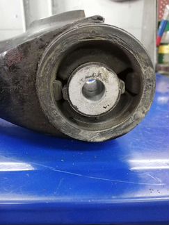 Рычаг задний нижний левый Туарег 7L