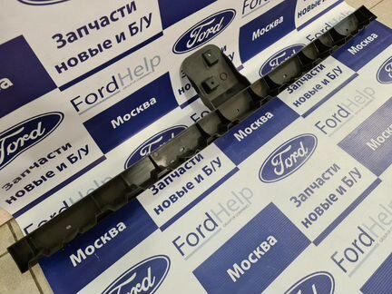 Кронштейн крепления заднего бампера центральный