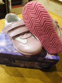 Кроссовки на девочку кожаные (Турция) 23р новые