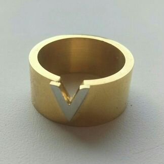 Кольцо V