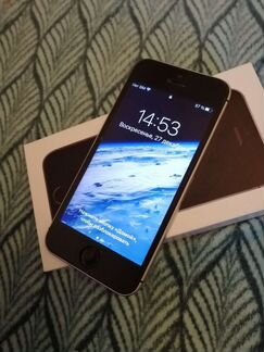 Телефон iPhone SE