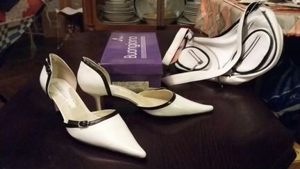 Комплект туфли и сумочка.Новые