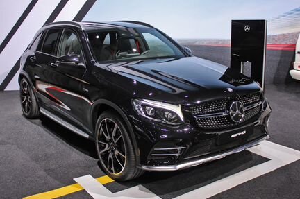 Решетка Diamond Sport Mercedes GLC черная камера