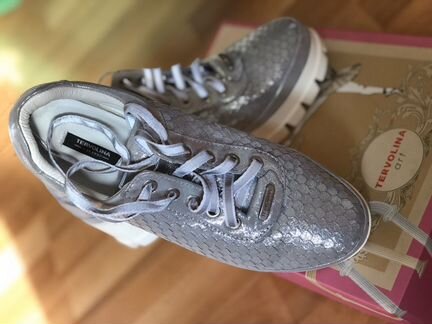 Кроссовки, полуботинки 38-39