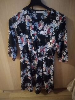 Платье черное в цветочек