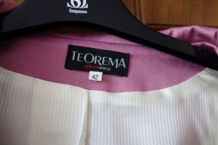 Продаю костюм 42 разм Италия, фирма Teorema
