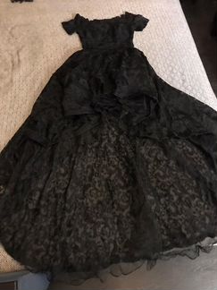 Вечернее платье со шлейфом длинное кружевное