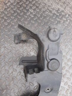 Кожух рулевого механизма правый нижний Bmw X6 F16