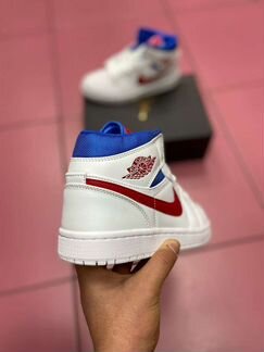 Кроссовки Nike Air Jordan 1