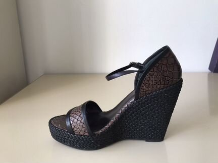 Новые босоножки Laurel р. 39