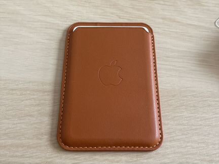 Чехол-бумажник MagSafe для iPhone