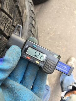 Зимние шины Бриджстоун 235/65/17 в наличии 2шт