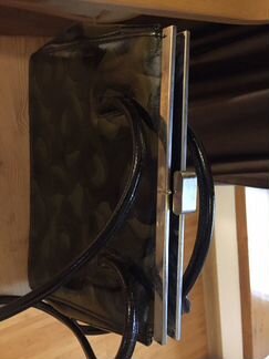 Итальянская лакированная кожаная сумка на выход